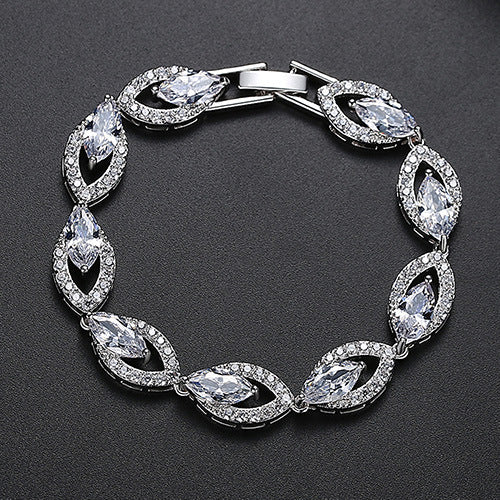 Fashion Ladies Copper Inlaid Zirconium Bracelet Bracelet