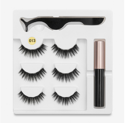 A Pair Of False Eyelashes With Magnets In Fashion