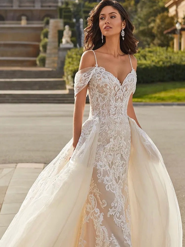 Elegant Tulle Boat Neck Lace-up Card Strap High Side Slit Bridal Gown