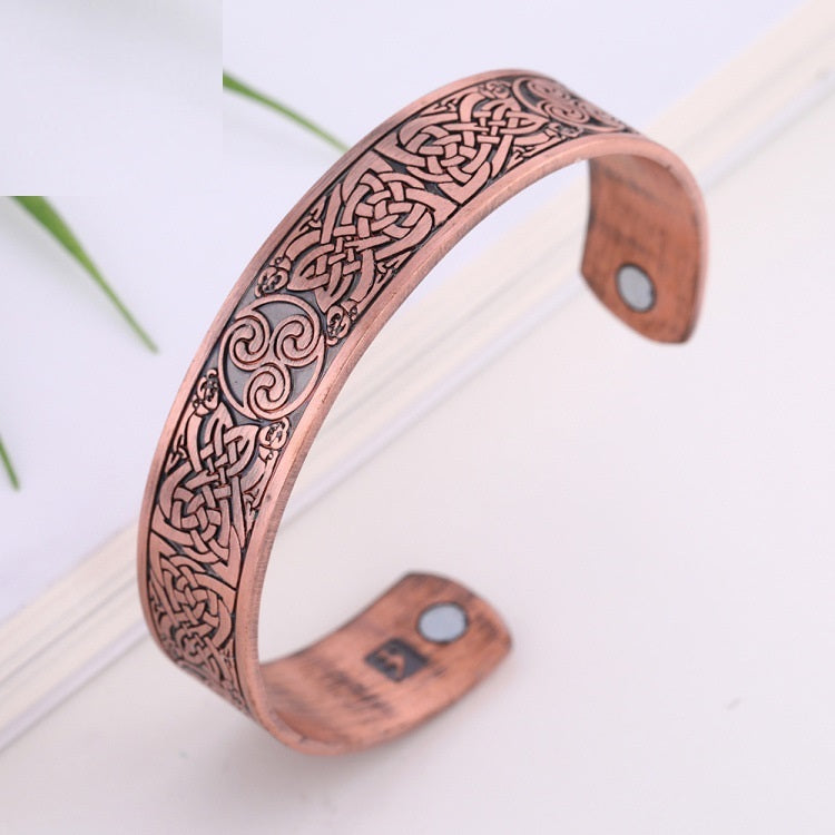 Nordic Creative Red Copper Triangle Knot Nordic Luenwen Symbol Knot Animal Cartoon Bracelet