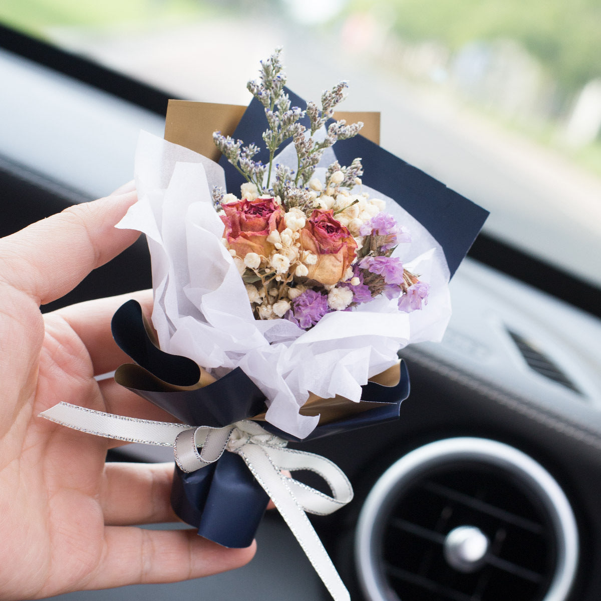 Car Aromatherapy Vent Perfume Creative Eternal Handmade Dried Bouquet RoseOrnament