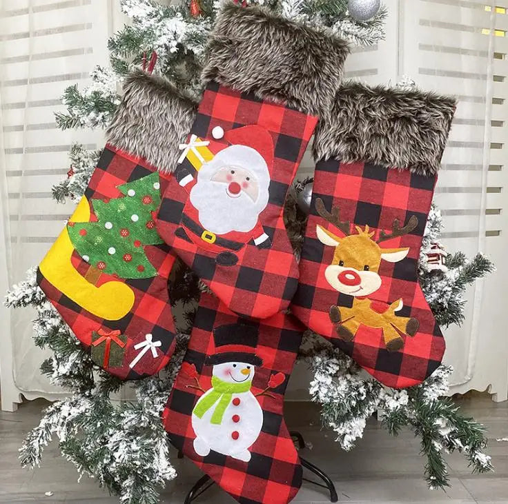 Christmas Stockings Plaid Socks Santa Claus Xmas Stocking Gift Bag Cute Christmas Tree Ornaments Party Christmas Decorations SN